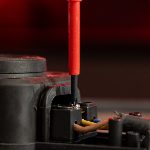 Отвертка Insulated, PH0 x 75 мм, CrMo, до 1000 В, двухкомпонентная рукоятка Matrix Professional по ценам производителя в Москве с доставкой по всей России