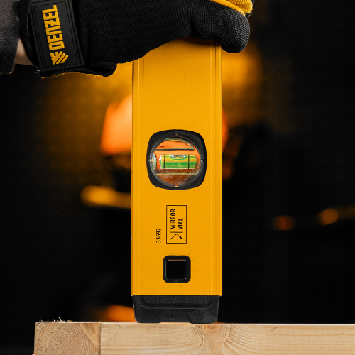 Уровень алюминиевый, магнит, фрезерованный, 3 глазка (1 зеркал.) 0,5 мм/м, 800 мм Denzel по ценам производителя в Москве с доставкой по всей России