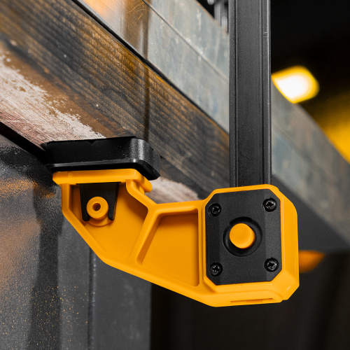 Струбцина F-образная, быстрозажимная, 600 х 80 мм, усиленный нейлоновый корпус Denzel по ценам производителя в Москве с доставкой по всей России