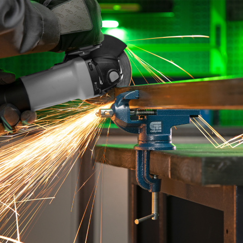 Тиски слесарные, настольные, поворотные, ширина рабочих губок 50 мм, наковальня Сибртех по ценам производителя в Москве с доставкой по всей России