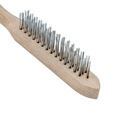 Щетка трехрядная металлическая с деревянной ручкой Sparta по ценам производителя в Москве с доставкой по всей России