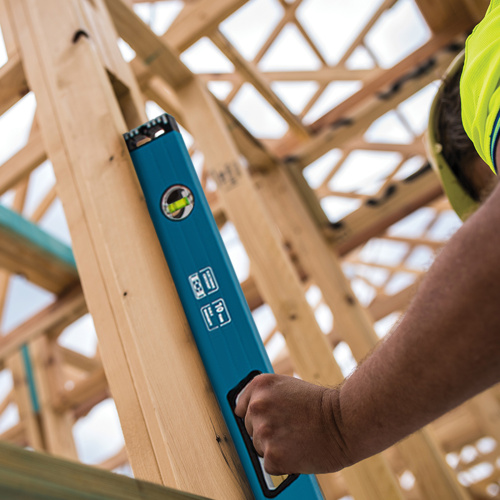 Уровень алюминиевый, 1200 мм, усиленный с ударопрочными заглушками, рукоятки, 3 глазка Gross по ценам производителя в Москве с доставкой по всей России