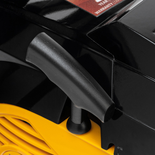 Пила цепная бензиновая DGS-4516, шина 40 см, 45 см3, 3 л.с, шаг 3/8, паз 1.3 мм, 57 звеньев Denzel по ценам производителя в Москве с доставкой по всей России