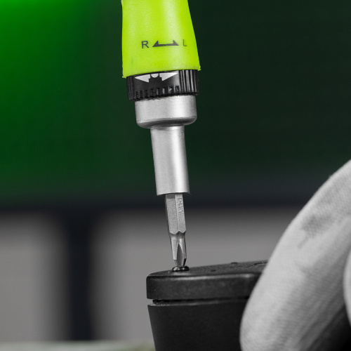 Отвертка реверсивная для точных работ с набором бит и торцевых головок, 32 предмета, CrV Сибртех по ценам производителя в Москве с доставкой по всей России