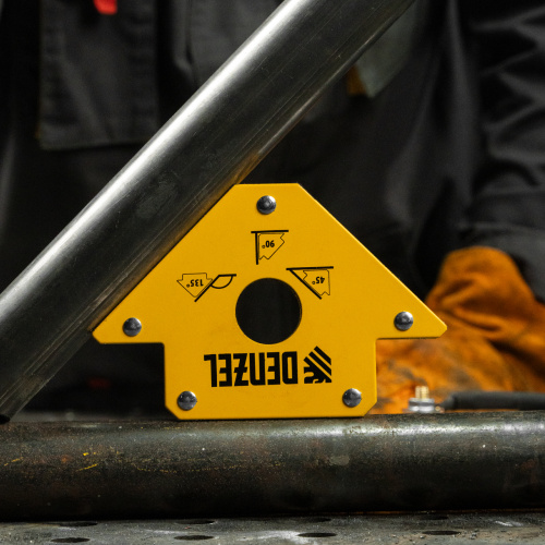 Фиксатор магнитный для сварочных работ, усилие 50 Lb Denzel по ценам производителя в Москве с доставкой по всей России