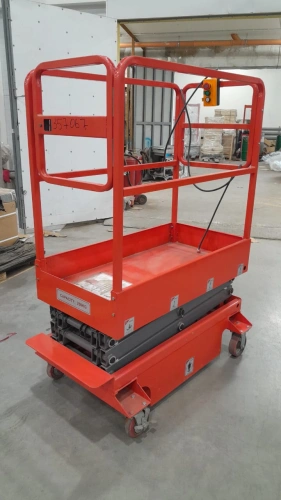 Подъемник ножничный передвижной 240 кг 3/5 м TOR GTJY DC аккумуляторный по ценам производителя в Москве с доставкой по всей России