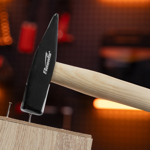 Молоток слесарный, 300 г, квадратный боек, деревянная рукоятка Sparta по ценам производителя в Москве с доставкой по всей России