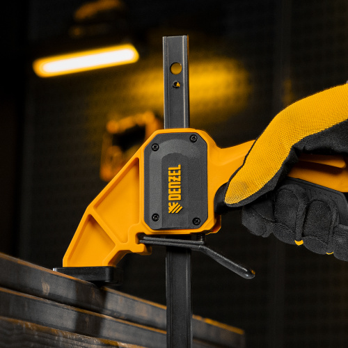 Струбцина F-образная, быстрозажимная, 150 х 80 мм, усиленный нейлоновый корпус Denzel по ценам производителя в Москве с доставкой по всей России