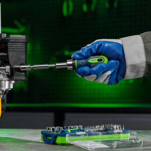 Отвертки реверсивные с набором бит и торцевыми головками, 41 шт, CrV Сибртех по ценам производителя в Москве с доставкой по всей России