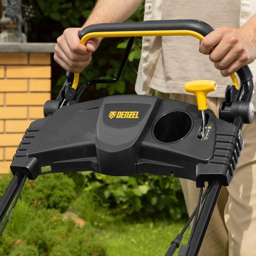 Бензиновая газонокосилка GLT-460SP-T, Trike 149 см3, 46 см, привод, панель, 60л Denzel по ценам производителя в Москве с доставкой по всей России