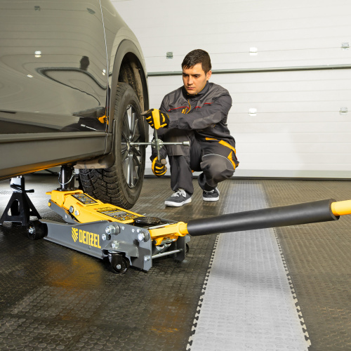 Домкрат гидравлический подкатной, 2/3 т, 98-770 мм, быстрый подъем, низ. подхват, проф, SUV Denzel по ценам производителя в Москве с доставкой по всей России