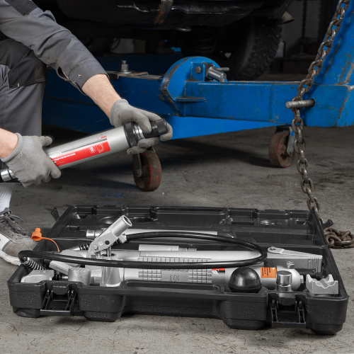 Растяжка гидравлическая, 10 т, набор из 17 предметов, 7 сменных насадок, в пластиковом кейсе Matrix по ценам производителя в Москве с доставкой по всей России