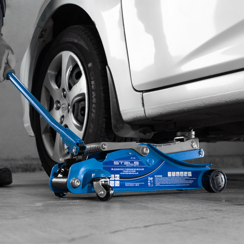 Домкрат гидравлический подкатной, поворотная рукоятка, 2 т, Low Profile, 100-350 мм Stels по ценам производителя в Москве с доставкой по всей России