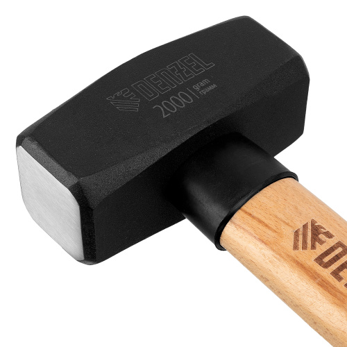 Кувалда, 2000 г, кованая головка, буковая рукоятка Denzel по ценам производителя в Москве с доставкой по всей России