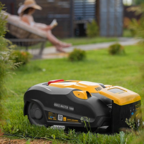 Робот-газонокосилка Grass Master 1000  1000м², 3Ач, 28V, LCD дисплей, Wi-Fi Denzel по ценам производителя в Москве с доставкой по всей России