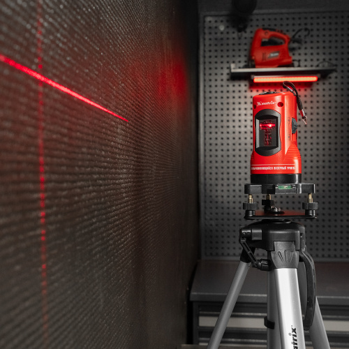 Лазерный уровень самовыравнивающийся, 150 мм, штатив 1150 мм, набор в пластиковом кейсе Matrix по ценам производителя в Москве с доставкой по всей России