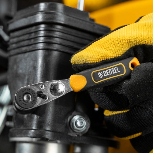 Ключ-трещотка для бит 1/4", 52 зуба, CrMo, адаптер для торцевых головок Denzel по ценам производителя в Москве с доставкой по всей России