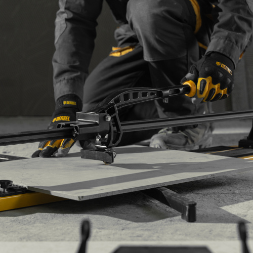 Плиткорез рельсовый 800х16мм, каретка на подш., стальная станина, усил. рукоятка-пенал Denzel по ценам производителя в Москве с доставкой по всей России