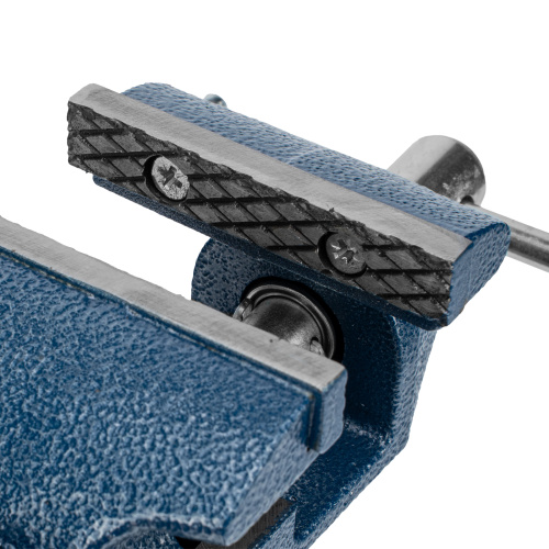 Тиски слесарные, настольные, поворотные, ширина рабочих губок 65 мм, наковальня Сибртех по ценам производителя в Москве с доставкой по всей России