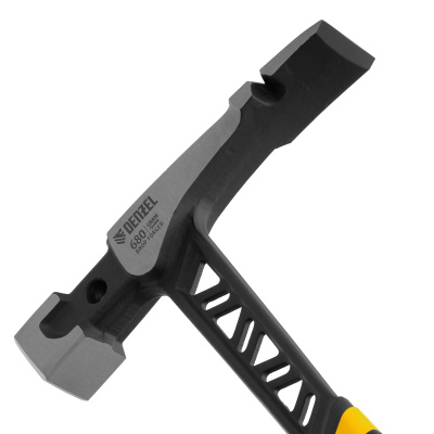 Молоток каменщика 680 г, цельнокованый, двухкомпонентная обрезиненная рукоятка Denzel по ценам производителя в Москве с доставкой по всей России