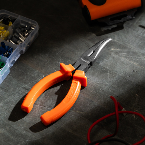 Длинногубцы изогнутые Classic, 160 мм, шлифованные, пластмассовые рукоятки Sparta по ценам производителя в Москве с доставкой по всей России