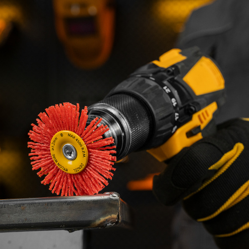 Щетка для дрели, 65 мм, Плоская, со шпилькой, нейлоновая щетина Denzel по ценам производителя в Москве с доставкой по всей России