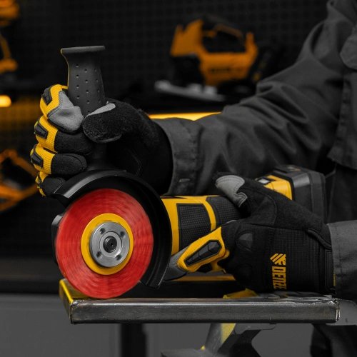 Щетка для УШМ, 100 мм, Плоская, нейлоновая щетина, посадка 22,2 мм Denzel по ценам производителя в Москве с доставкой по всей России