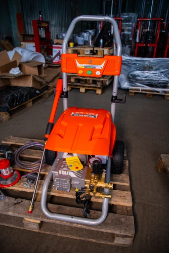 Мойка высокого давления с пистолетом 175 бар 3 кВт 220В  TOR EW 175-15 по ценам производителя в Москве с доставкой по всей России