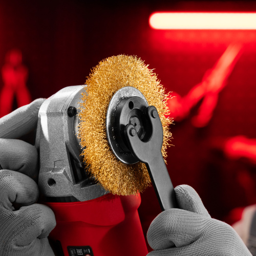 Щетка для УШМ, 100 мм, посадка 22.2 мм, плоская, латунированная витая проволока Matrix по ценам производителя в Москве с доставкой по всей России