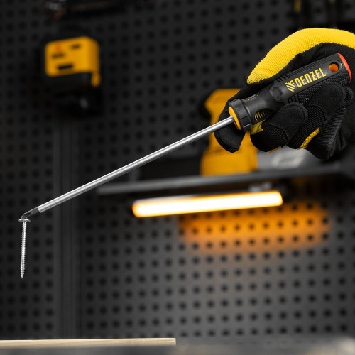 Отвертка, PH2х200 мм, S2, 3к рукоятка Denzel по ценам производителя в Москве с доставкой по всей России