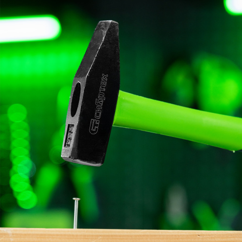 Молоток слесарный, 800 г, фибергласовая обрезиненная рукоятка Сибртех по ценам производителя в Москве с доставкой по всей России