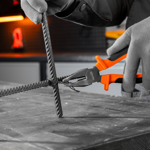 Плоскогубцы комбинированные Comfort, 200 мм, шлифованные, двухкомпонентные рукоятки Sparta по ценам производителя в Москве с доставкой по всей России