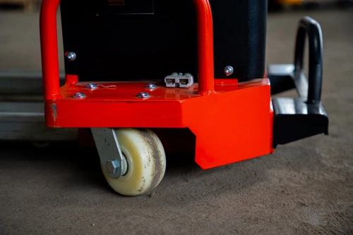 Штабелер самоподъемный 0,5 т 1,5 м TOR CDD05Z с электроподъемом по ценам производителя в Москве с доставкой по всей России