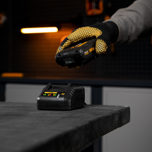 Батарея аккумуляторная IB-18-2.0, Li-Ion, 18 В, 2.0 А/ч Denzel по ценам производителя в Москве с доставкой по всей России