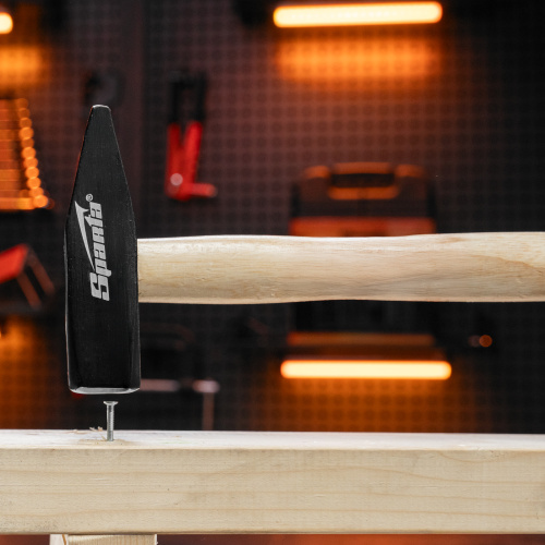 Молоток слесарный, 800 г, квадратный боек, деревянная рукоятка Sparta по ценам производителя в Москве с доставкой по всей России