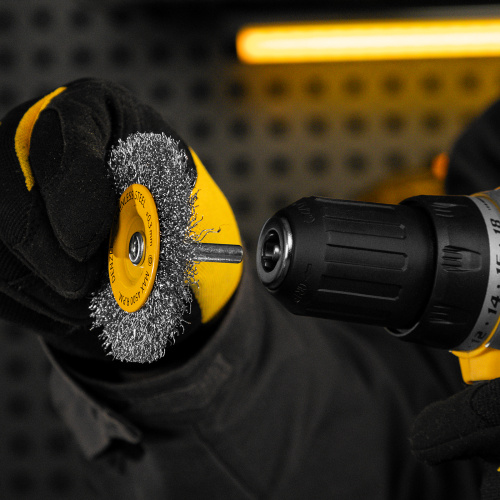 Щетка для дрели, 75 мм, Плоская, со шпилькой, нержавеющая витая проволока Denzel по ценам производителя в Москве с доставкой по всей России