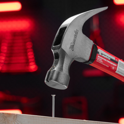 Молоток-гвоздодер, 450 г, боек c магнитом, фибергласовая обрезиненная рукоятка Matrix по ценам производителя в Москве с доставкой по всей России