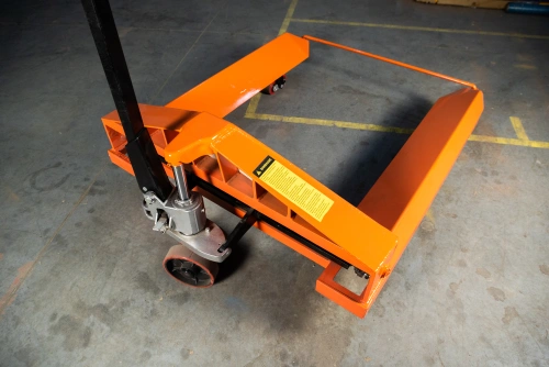 Тележка гидравлическая для рулонов 2500 кг 1150х850 мм полиуретановые колеса TOR ZT по ценам производителя в Москве с доставкой по всей России