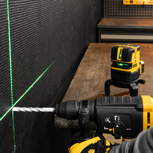 Лазерный уровень LX 06 Green, 30 м, 520 нм, аккумулятор Li 5200 mAh, резьба 5/8" Denzel по ценам производителя в Москве с доставкой по всей России
