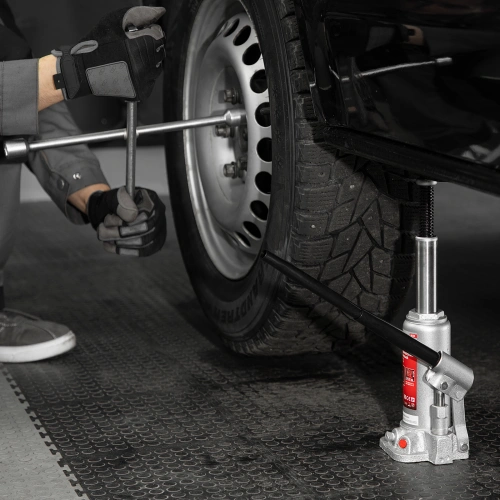 Домкрат гидравлический бутылочный, 4 т, высота подъема 194-372 мм, в пластиковый кейсе Matrix по ценам производителя в Москве с доставкой по всей России