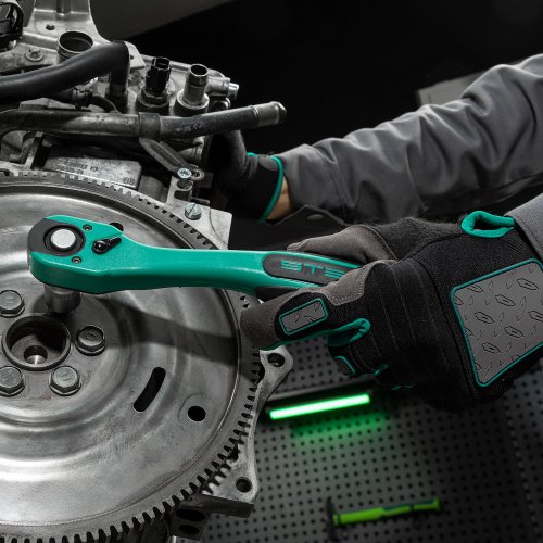 Набор инструментов 1/2", 1/4", CrV, 12 гранные головки, пластиковый кейс, 82 предмета Stels по ценам производителя в Москве с доставкой по всей России