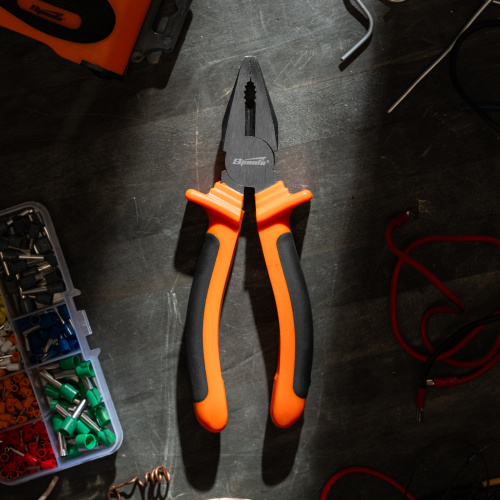 Плоскогубцы комбинированные Comfort, 180 мм, шлифованные, двухкомпонентные рукоятки Sparta по ценам производителя в Москве с доставкой по всей России