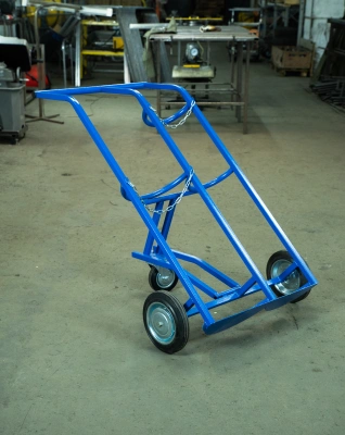 Тележка для баллонов пропан + кислород TOR ТГК-П, 2 баллона (250 резина + 160 поворотное) по ценам производителя в Москве с доставкой по всей России