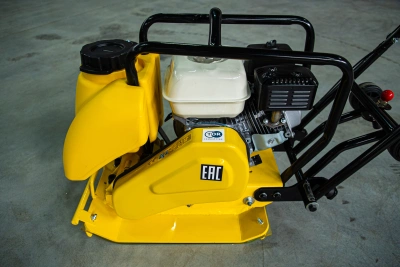 Виброплита 70 кг, 10,5кН (Honda) бак, коврик, колесный комплект TOR C-60T по ценам производителя в Москве с доставкой по всей России