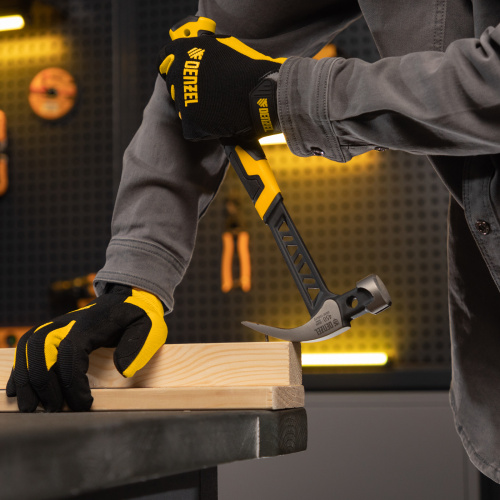 Молоток-гвоздодер 450 г, цельнокованый,боек с магнитом, двухкомп. обрезин. рук-ка Denzel по ценам производителя в Москве с доставкой по всей России