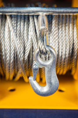 Лебедка ручная барабанная с тросом  500кг   40м с храповым механизмом TOR JHW по ценам производителя в Москве с доставкой по всей России