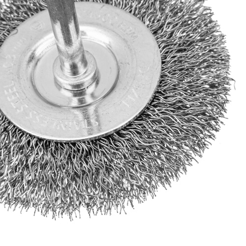 Набор щеток для дрели, 2 Плоские 50-75мм, 3 Чашки 25-50-75мм, шпилька,  нерж.вит. проволока Denzel по ценам производителя в Москве с доставкой по всей России