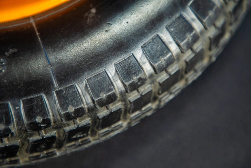 Колесо пневматическое резиновое 345 мм 3.25-8 по ценам производителя в Москве с доставкой по всей России