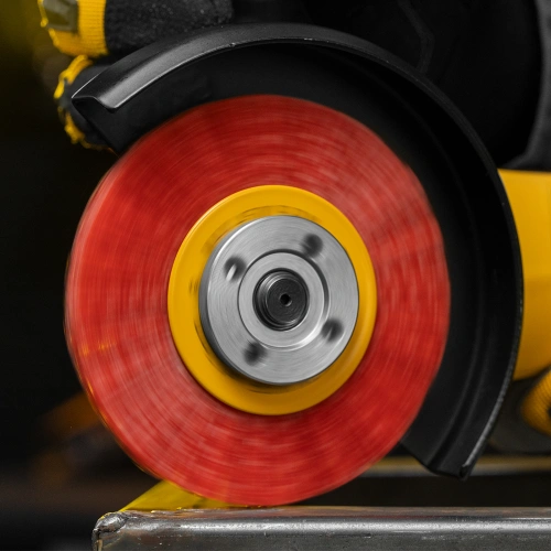 Щетка для УШМ, 100 мм, Плоская, нейлоновая щетина, посадка 22,2 мм Denzel по ценам производителя в Москве с доставкой по всей России