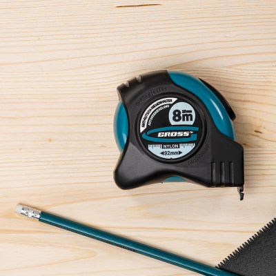 Рулетка "Schlagfest",8 м x 25 мм,магнитный обрезиненный зацеп,двусторонняя шкала,Нейлоновое покрытие,автоматическая фиксация Gross по ценам производителя в Москве с доставкой по всей России